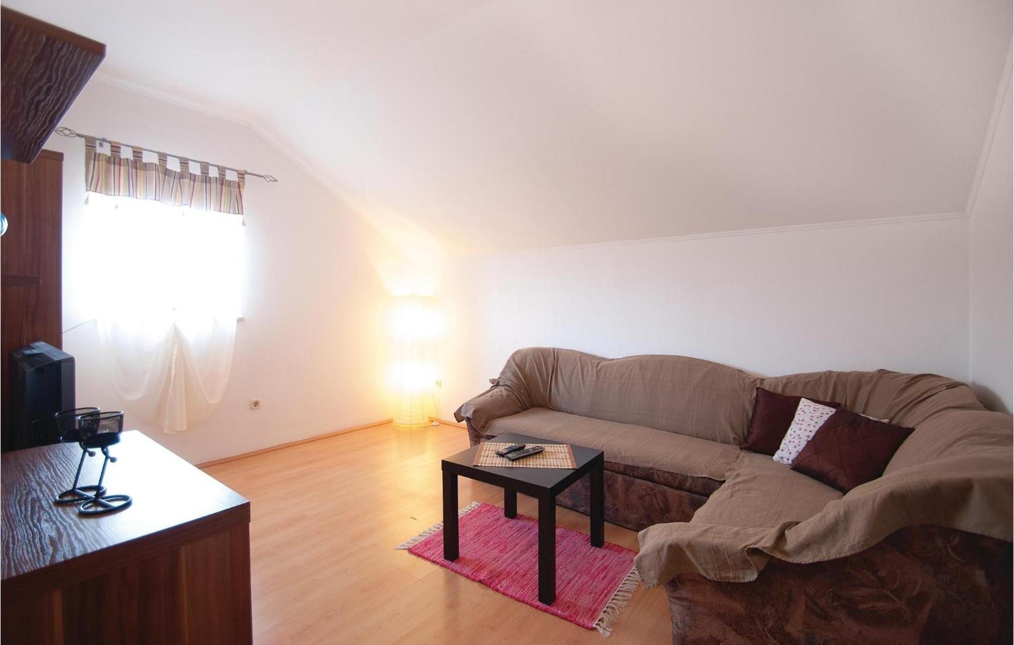 Lovely Apartment In Rovinj With Kitchen 외부 사진