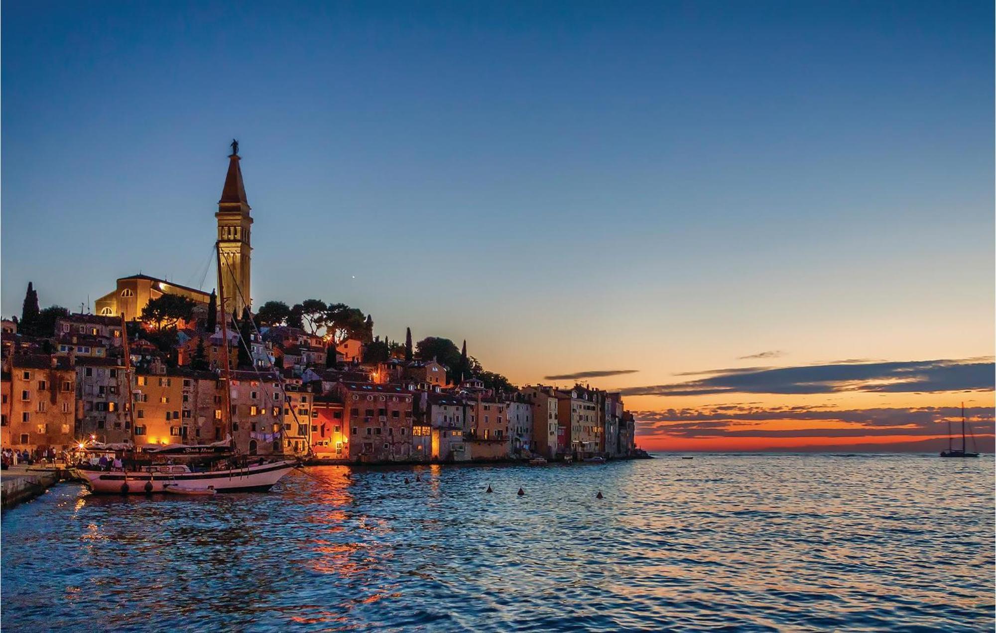 Lovely Apartment In Rovinj With Kitchen 외부 사진