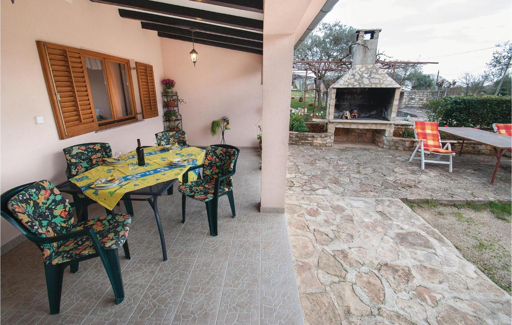 Lovely Apartment In Rovinj With Kitchen 외부 사진