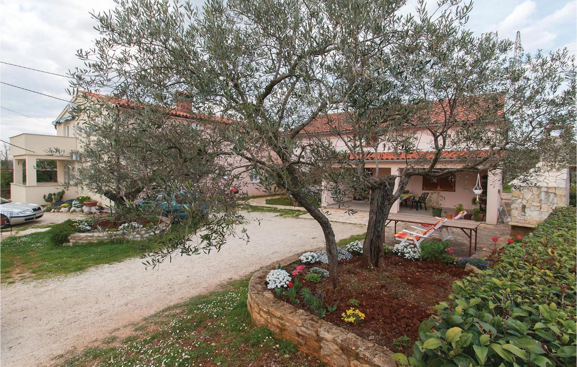 Lovely Apartment In Rovinj With Kitchen 외부 사진